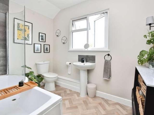 House for sale in Upton, Acol