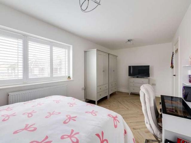House for sale in Mickle Trafford, Cheshire
