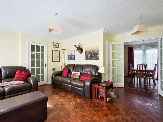 House for sale in Oxted, Hillview