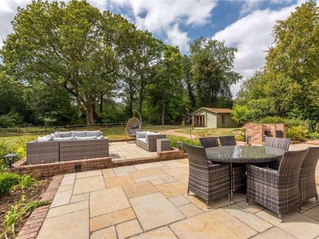 House for sale in Pachesham Park, Surrey