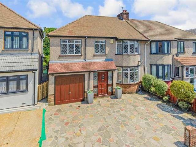 House for sale in Barnehurst, Greater London