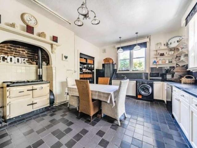 House for sale in The Butts, Kent