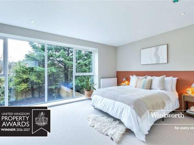 House for sale in Tricketts Cross, Ferndown