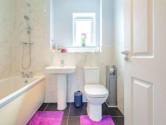 House for sale in Batchworth, Hertfordshire