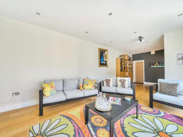House for sale in Wraysbury