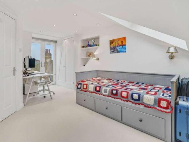 House for sale in Clapham Junction, Greater London