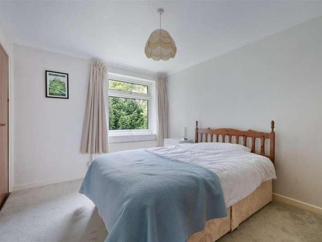 House for sale in Woodcote, Epsom