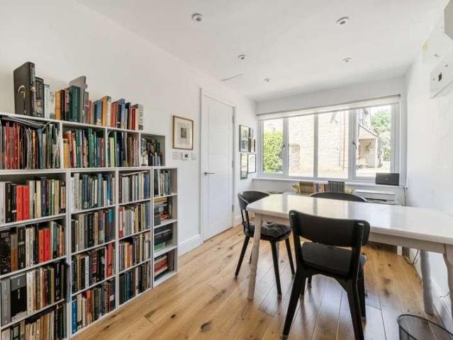 House for sale in Deer Park, Black Bourton