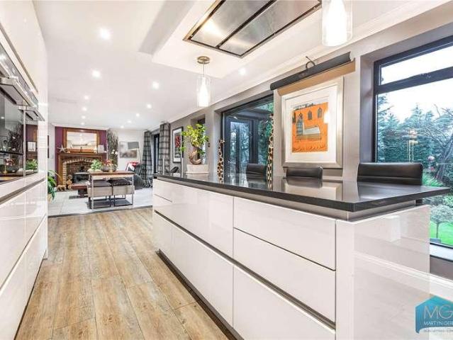 House for sale in Greater London