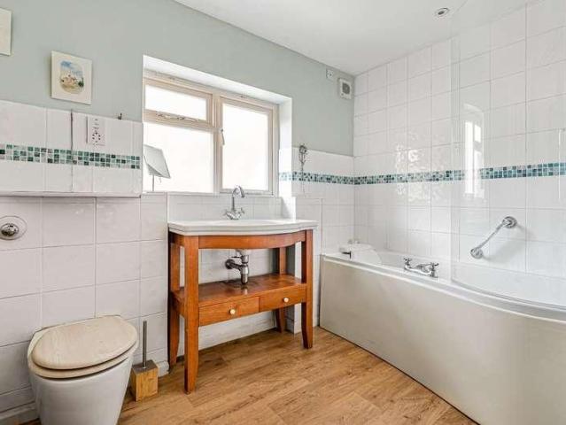 House for sale in Chesterton, Cotswold