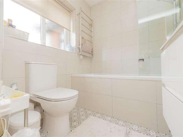 House for sale in The Butts, Kent