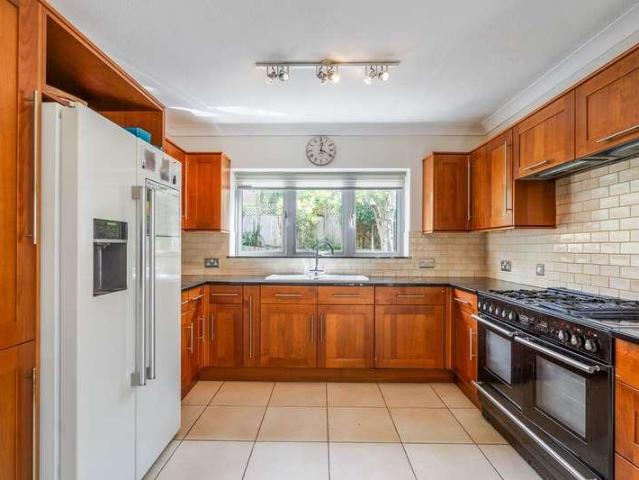 House for sale in Chalfont St. Peter, Denham