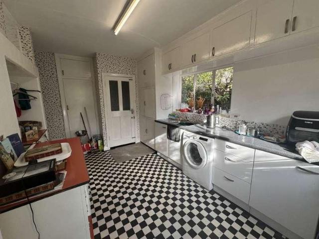 House for sale in Elstree and Borehamwood, Borehamwood