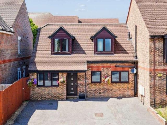 House for sale in Farnham Common, Buckinghamshire