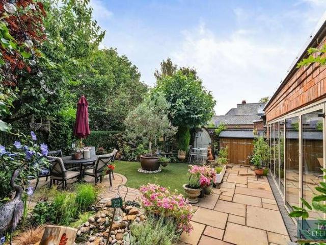 House for sale in Stanford On Avon, Leicestershire