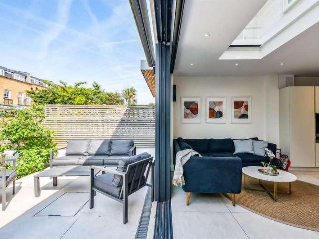 House for sale in Balham, Greater London