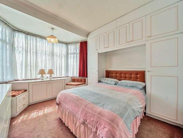House for sale in Wealdstone, Greater London