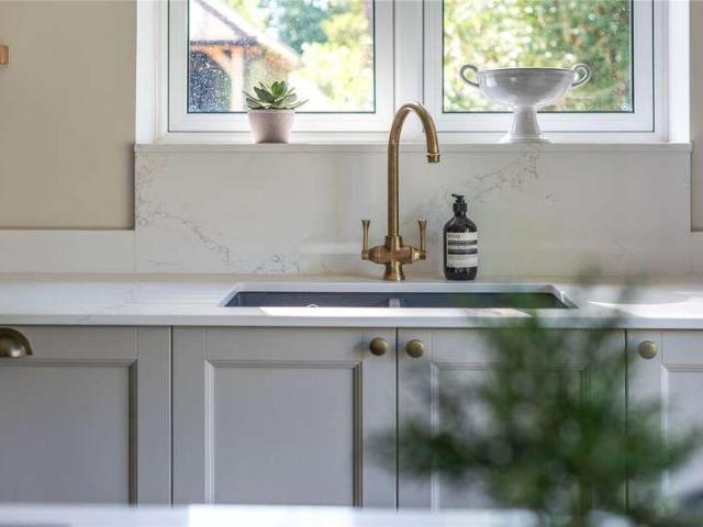 House for sale in Box Hill Village, Pachesham Park