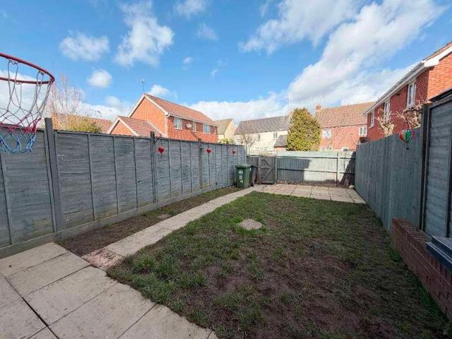 House for sale in Green Close, Warwickshire