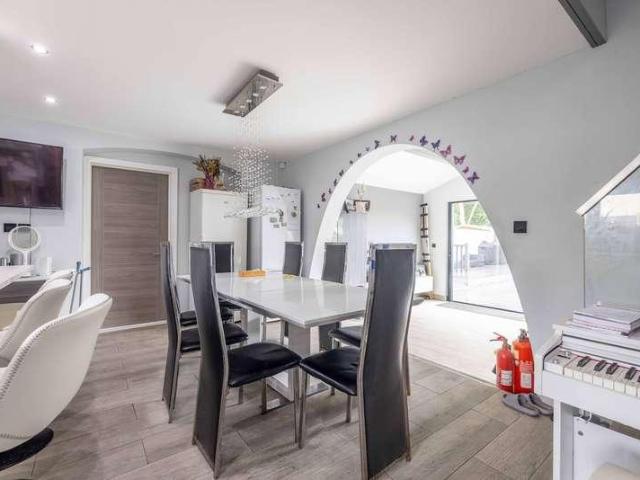 House for sale in Denham