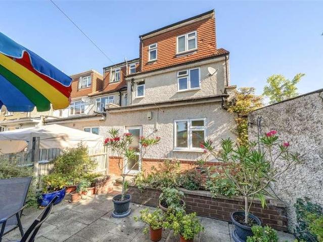 House for sale in London Borough of Merton, Mitcham