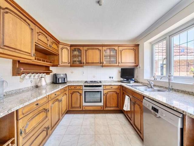 House for sale in Hatch End, Greater London