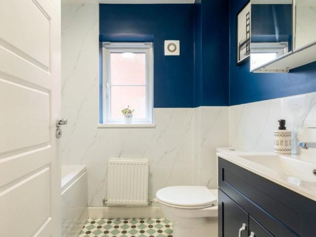 House for sale in Barton In Fabis, East Midlands