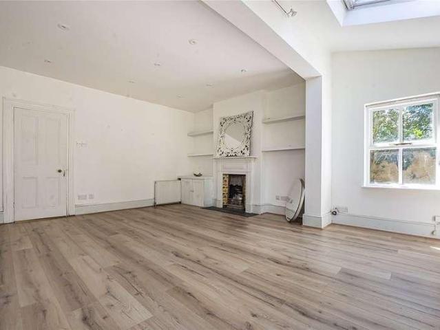 House for sale in New Malden, Greater London