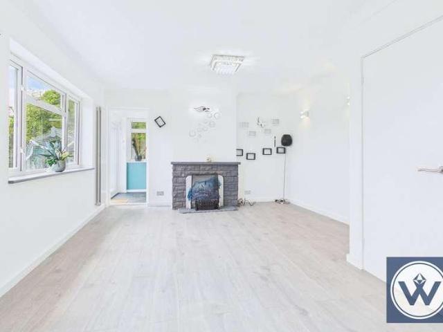 House for sale in Denham, Gerrards Cross and Chalfonts Community Board, Buckinghamshire