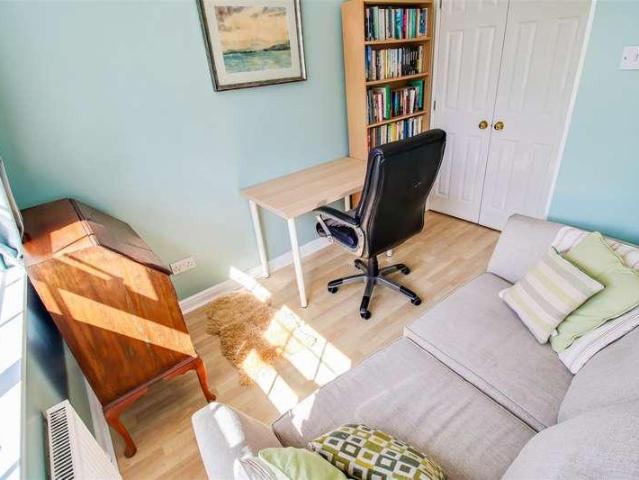 House for sale in Wrenthorpe, West Yorkshire