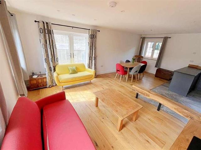 House for sale in Idole, Wales