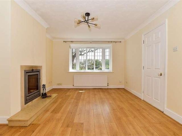 House for sale in Cranbrook & Sissinghurst, Sandown Park