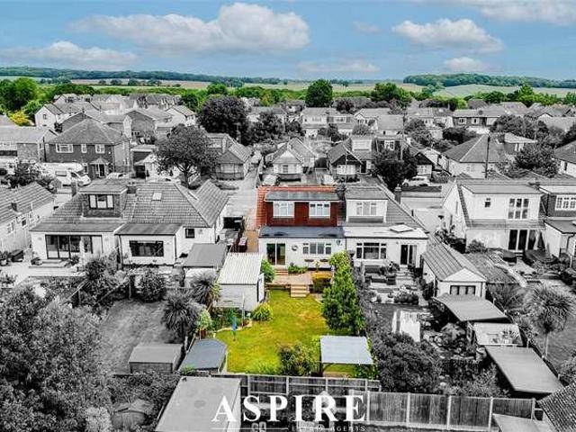 House for sale in Alton Barnes, Essex