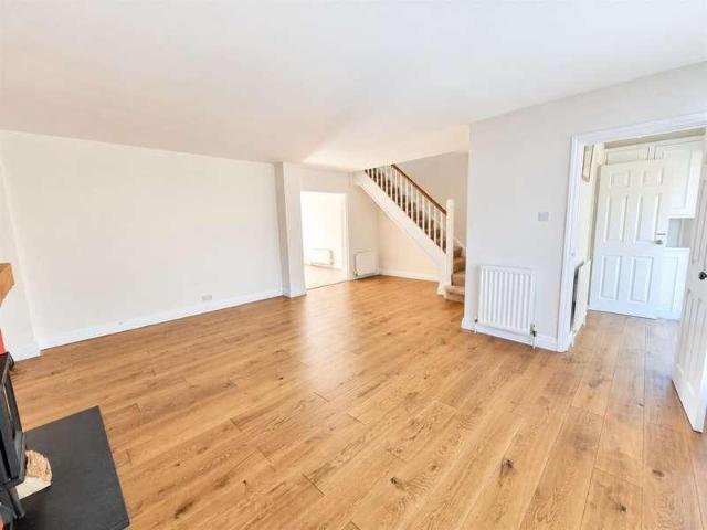 House for sale in Middlecroft, Hampshire