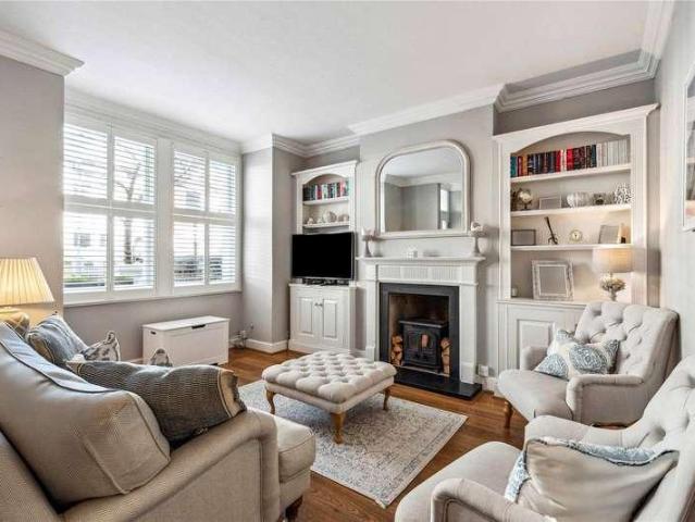 House for sale in Earlsfield, Greater London