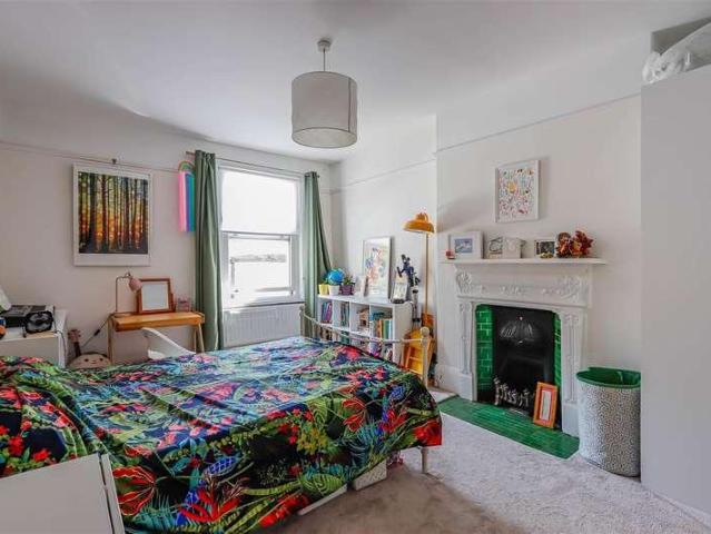 House for sale in The Knap, Barry