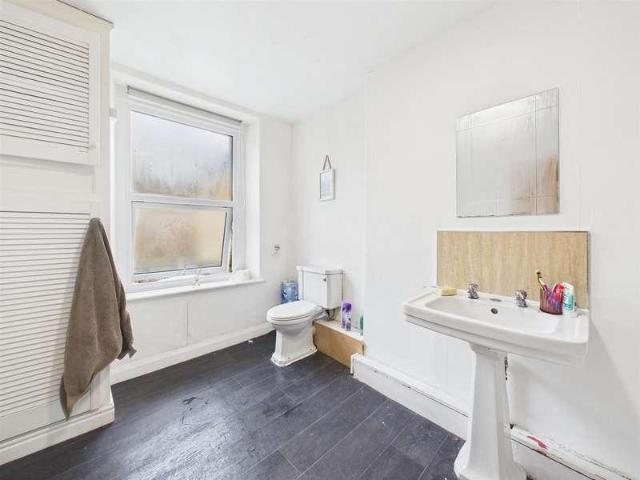 House for sale in Moorlands, Bare
