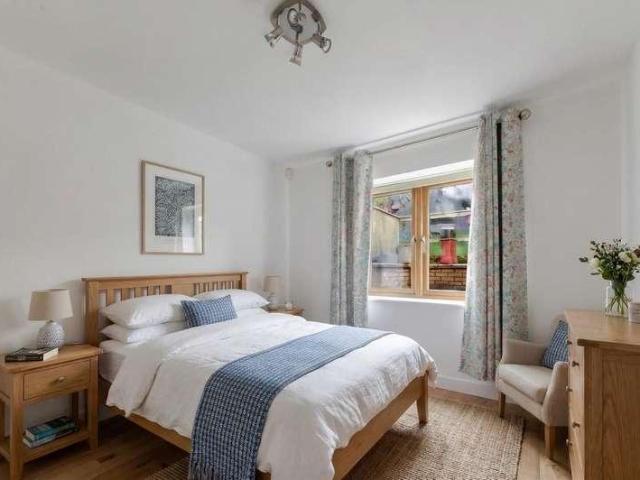 House for sale in Bwlchgwyn, Wales