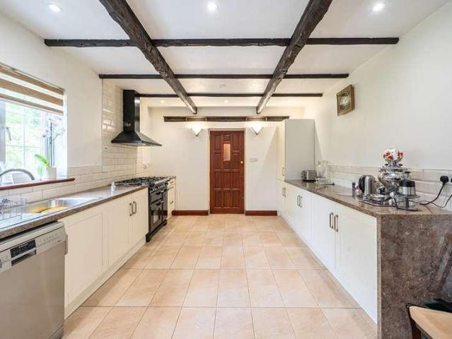 House for sale in Batchworth