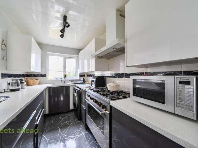 House for sale in London Borough of Croydon, South Norwood