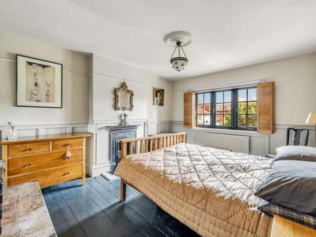 House for sale in London Borough of Ealing, Greater London