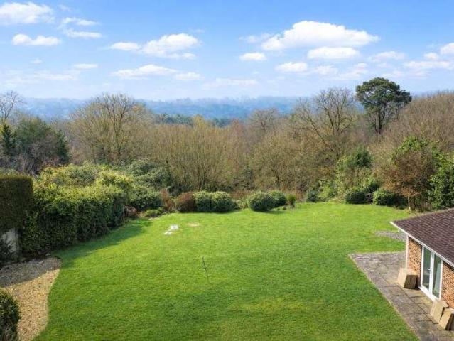 House for sale in Wrecclesham, Fole
