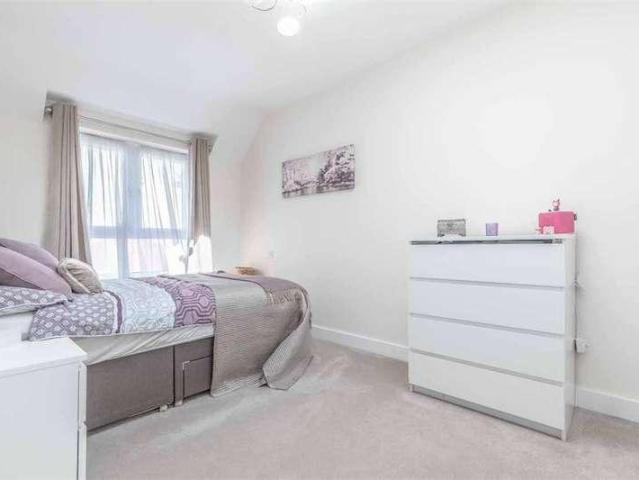 House for sale in Iver, Richings Park