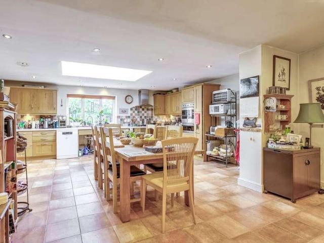 House for sale in Aston, Colliers End