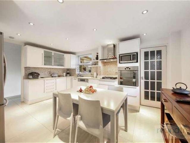 House for sale in Hendon, Greater London