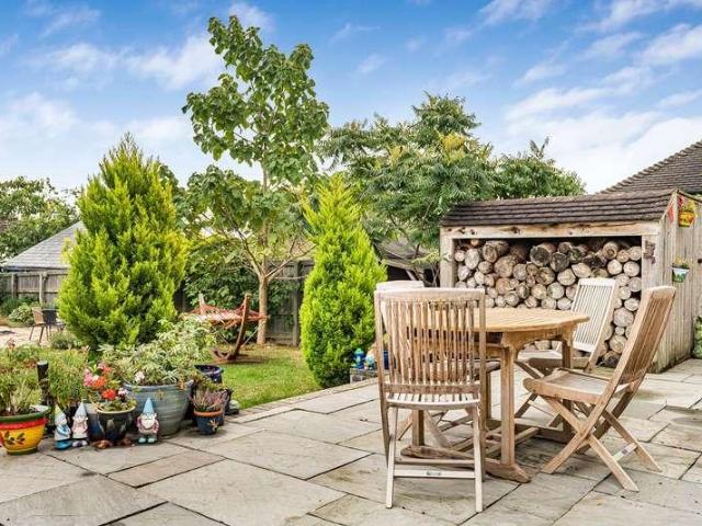 House for sale in Kemble, Cotswold