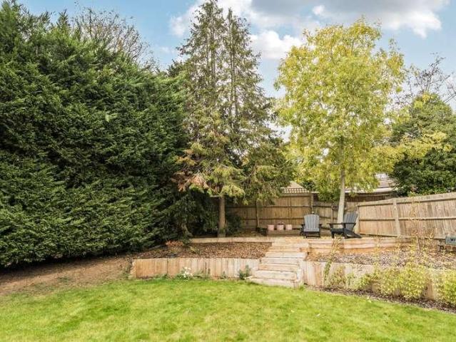 House for sale in Little Stanmore, Greater London