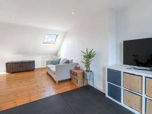 House for sale in Beckenham, Elmers End