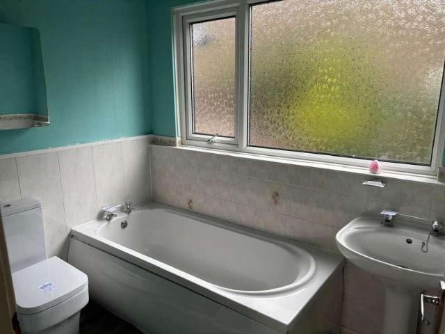 House for sale in Lascelles Hall, Fenay Bridge