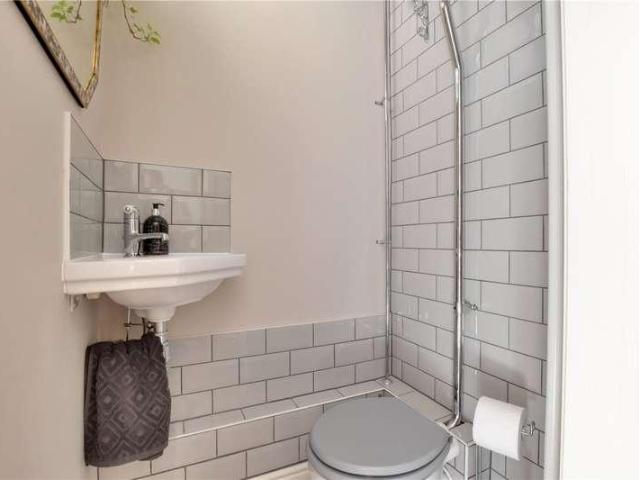 House for sale in East Greenwich, Greater London